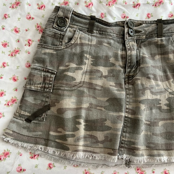 camo mini skirt - Picture 2 of 4